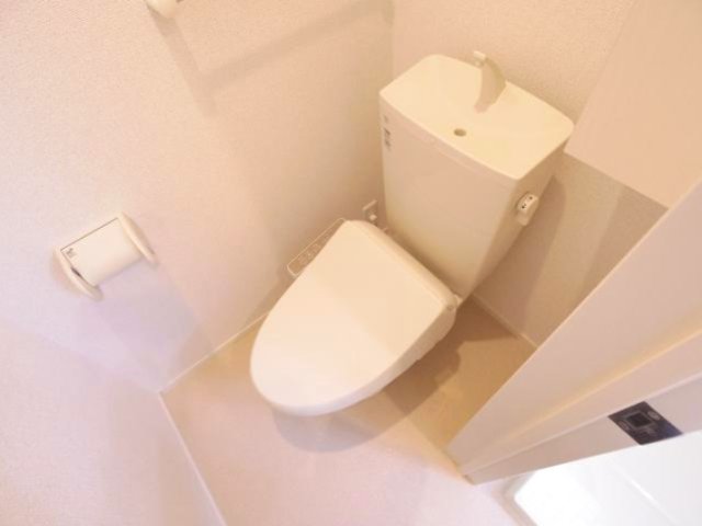 近鉄奈良線 新大宮駅 徒歩14分 2階建 築10年のトイレ写真