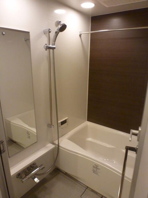 バス・シャワールーム　写真は同タイプ住居です。