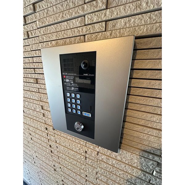 セキュリティ　来客の顔が見えて安心！TVモニターホン付きです♪