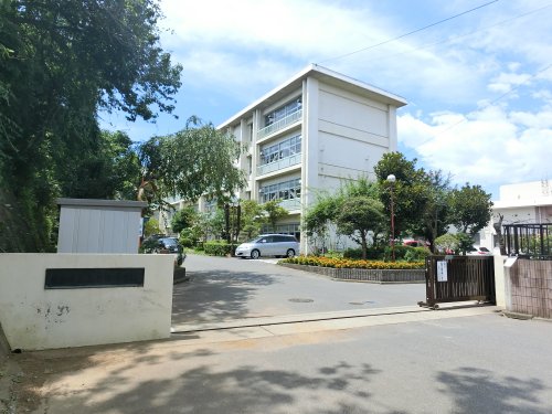 中学校　佐倉市立上志津中学校（中学校）まで703m