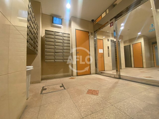 ロビー　ドエル心斎橋　おしゃれなエントランス