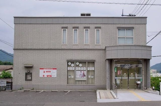 銀行　もみじ銀行　焼山南支店（銀行）まで800m