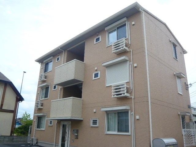 セキュリティ　シャッター付きの建物です。