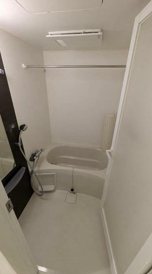 バス・シャワールーム　浴室乾燥機付きです。
