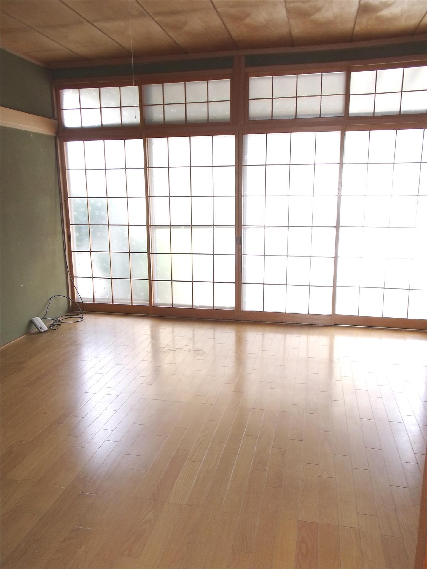 高橋貸家の居間写真