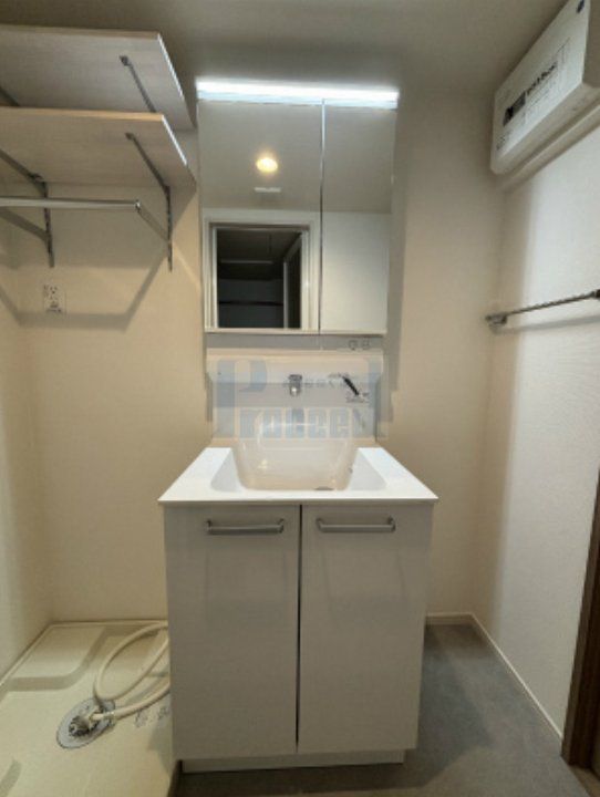 洗面設備　うれしい独立洗面台！