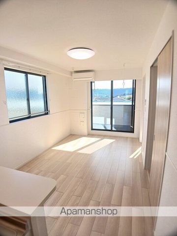 ＪＲ豊肥本線 肥後大津駅 徒歩18分 3階建 築1年の居間写真