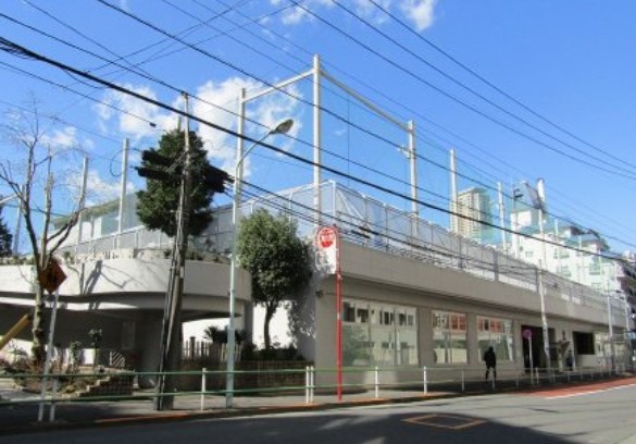 小学校　港区立赤坂小学校（小学校）まで317m