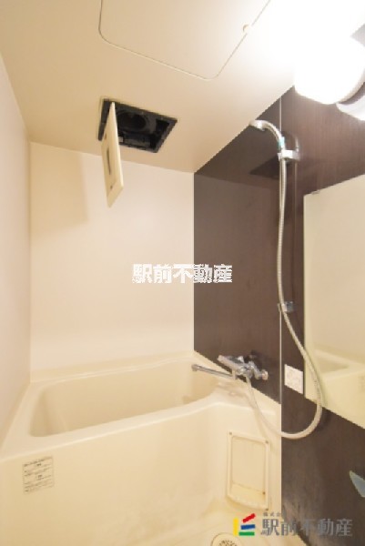 バス・シャワールーム　※別部屋の参考写真
