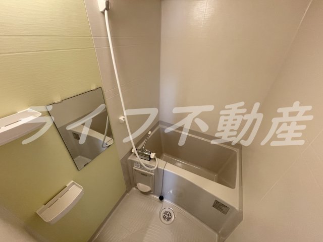 バス・シャワールーム　落ち着いた空間のお風呂です