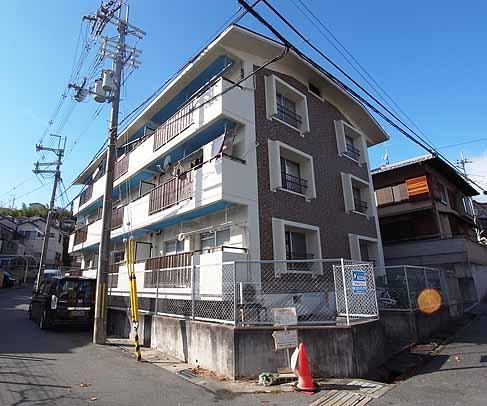 向日市物集女町のマンションの建物外観