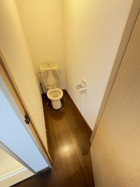 【西宮市堤町のアパートのトイレ】