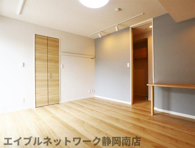 その他設備　おしゃれな居間です