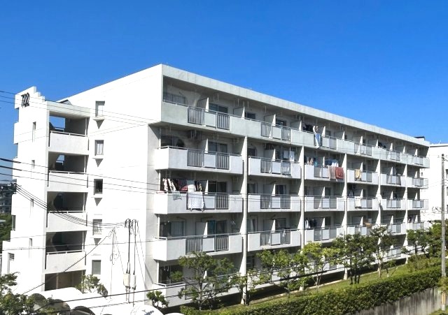 神戸市西区学園西町のマンションの建物外観