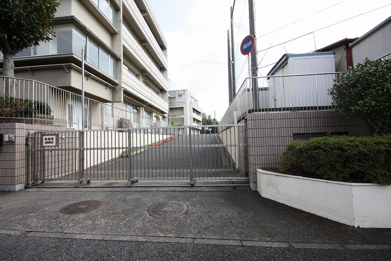 小学校　横浜市立小机小学校（小学校）まで1176m