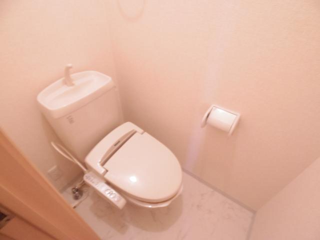 【奈良市法華寺町のアパートのトイレ】