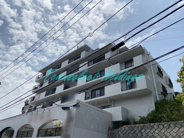 横浜市戸塚区上倉田町のマンションの建物外観