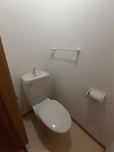 【阪南市下出のアパートのトイレ】