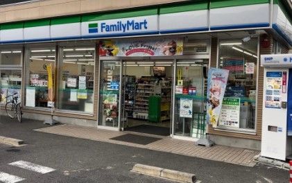 コンビニ　ファミリーマート千種本山店（コンビニ）まで240m