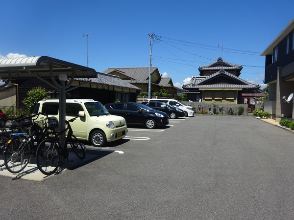 【プラシード平和　Ｂ棟の駐車場】