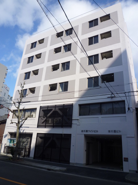 【吉川屋ビルの建物外観】