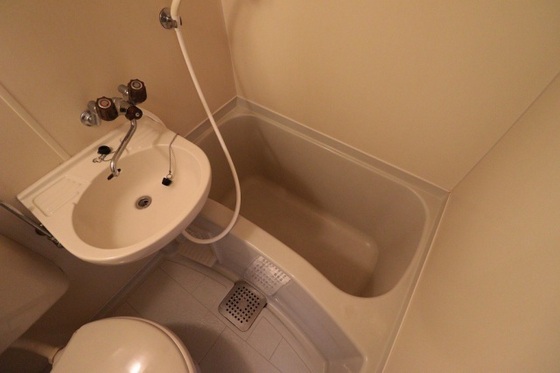 バス・シャワールーム　※他部屋の写真です。