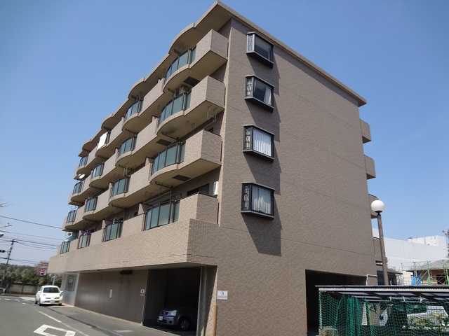 八王子市東浅川町のマンションの建物外観