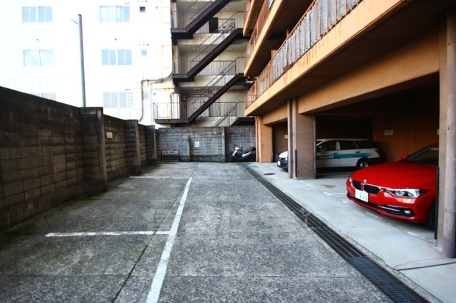 【広島市中区八丁堀のマンションの駐車場】