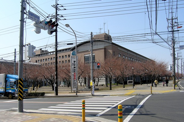 役所　綾瀬市役所（役所）まで804m