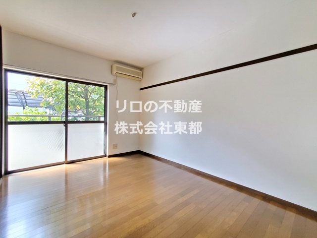 居室・リビング　フローリングが心地いい室内空間です♪