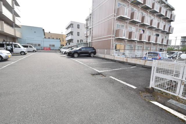 駐車場　駐車場♪