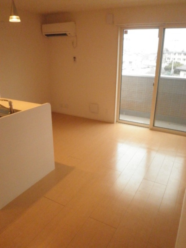 居室・リビング　図面と現状に相違がある場合には現状を優先