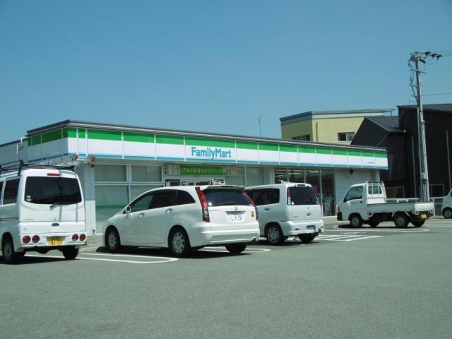 コンビニ　ファミリーマート法花大谷町店（コンビニ）まで886m