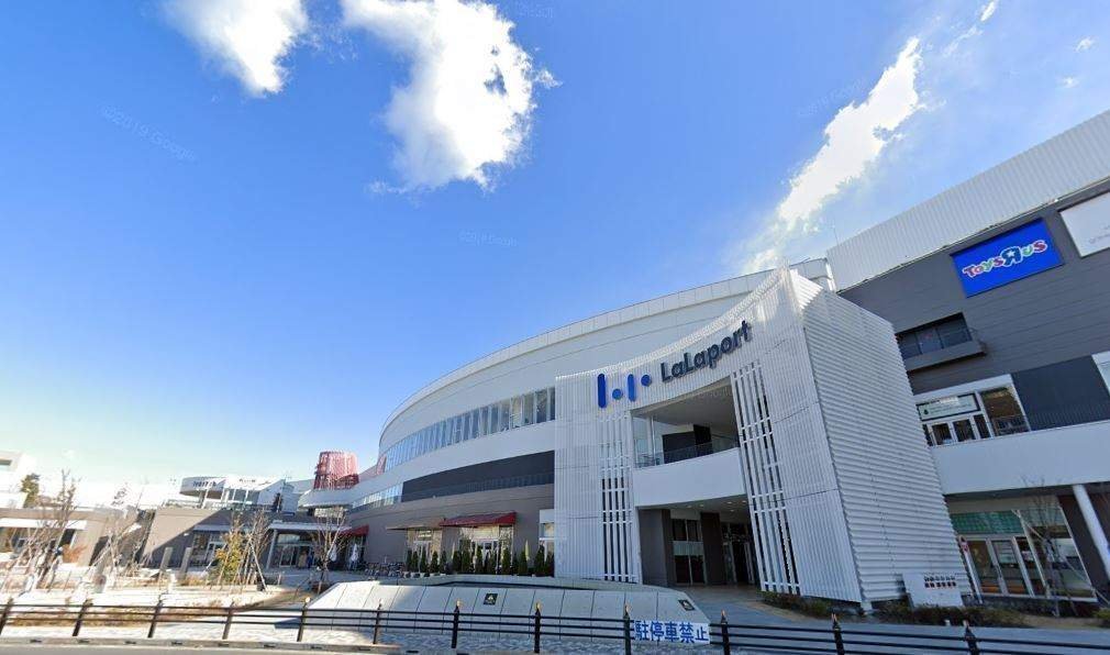 ショッピングセンター　（ショッピングセンター）まで800m