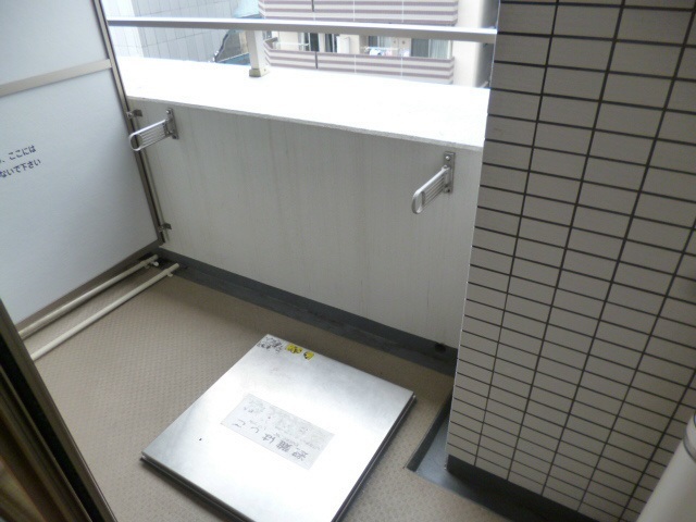 バルコニー　バルコニーあります