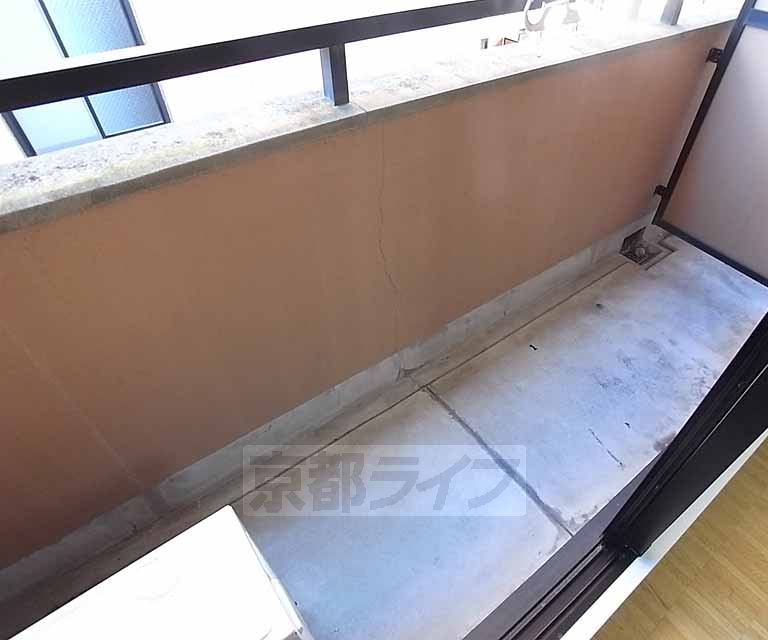 バルコニー　東向きのバルコニーです。