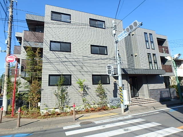 建物外観　●重厚感のある外観デス！！