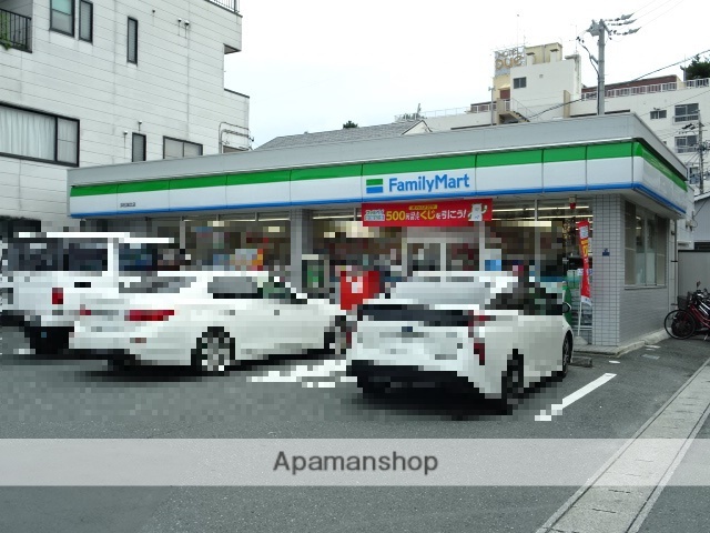 コンビニ　ファミリーマート（コンビニ）まで217m