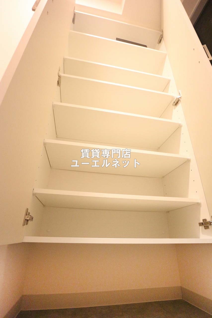 その他設備　収納力たっぷりのシューズボックスで玄関すっきり！