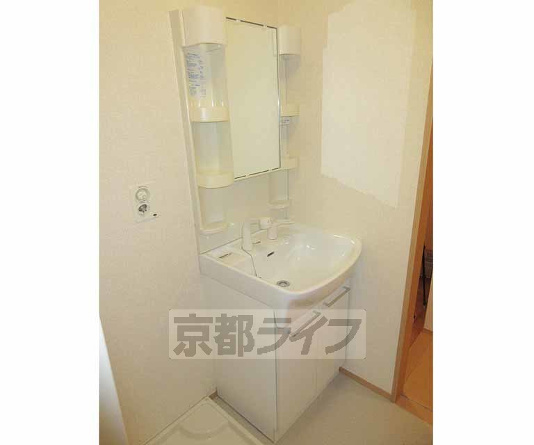 洗面設備　独立洗面台です