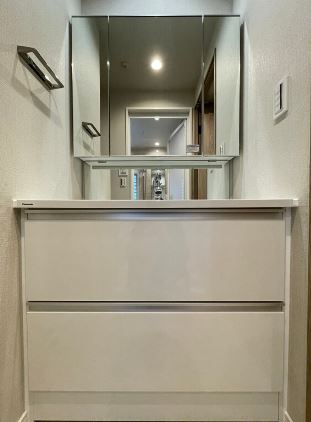 洗面設備　広い洗面スペース