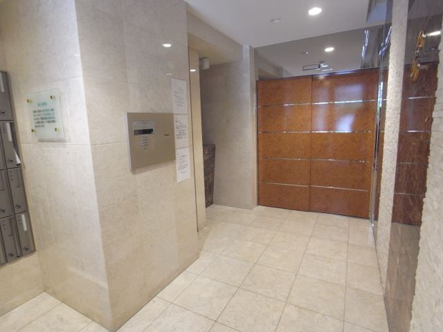 エントランス　綺麗なエントランスです。