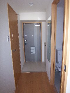 玄関　玄関スペースが広いです。