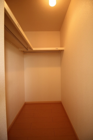 収納　ウォークインクローゼット