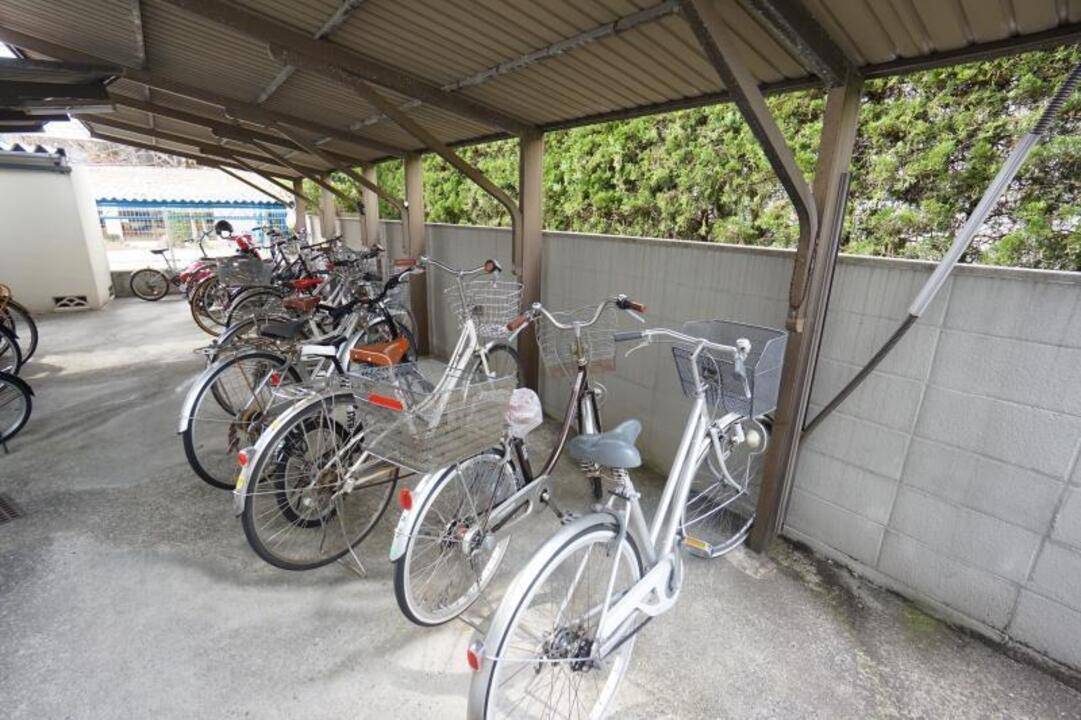 駐車場　駐輪場