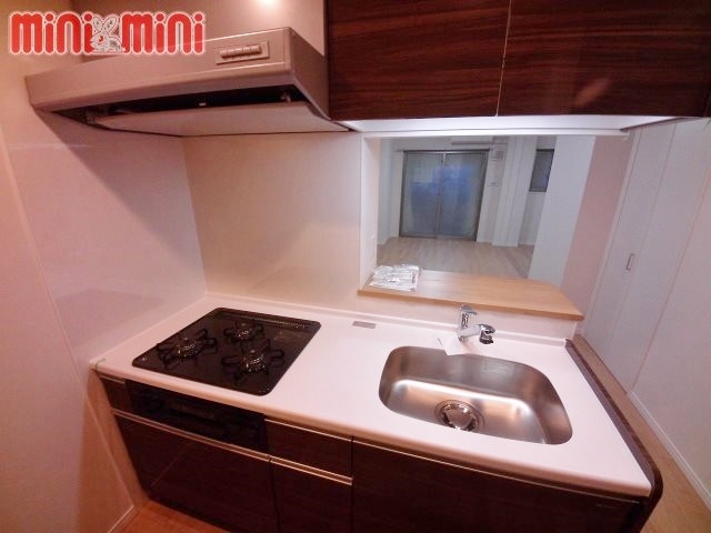 キッチン　豪華システムキッチンでお出迎え