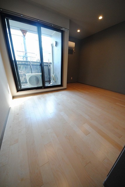 居室・リビング　写真は４０１号室