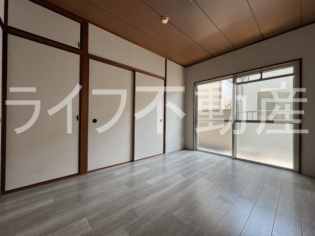 居室・リビング　こちらの居間で趣味の時間をお楽しみください