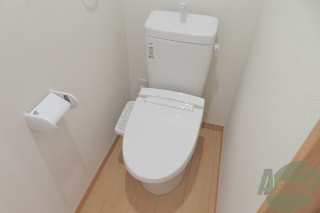 トイレ　トイレはウォシュレット付きです。シャワートイレは嬉しいですね