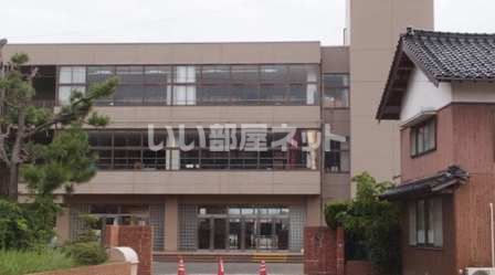 小学校　出雲市立荒木小学校（小学校）まで1130m